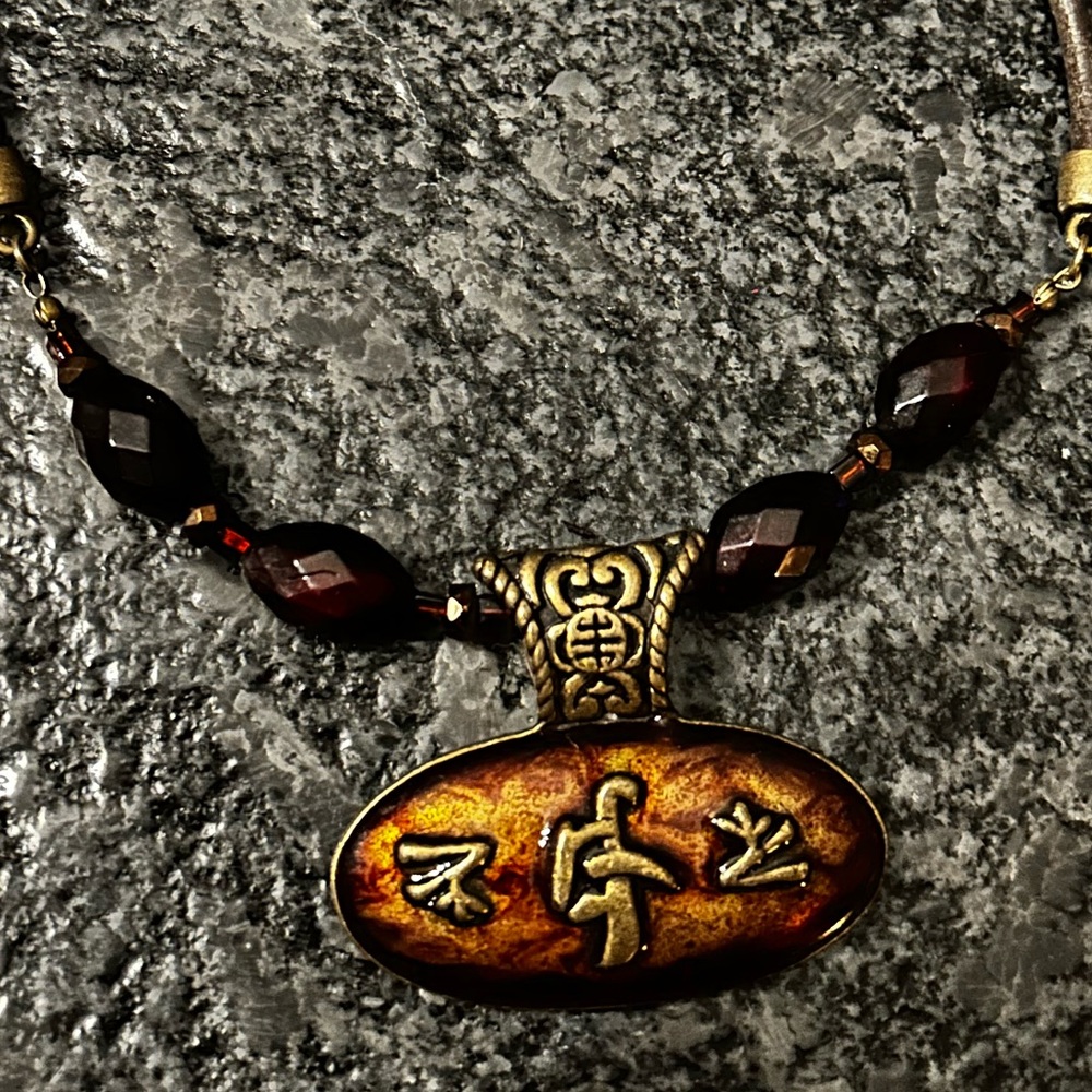 Vintage Chicos Enamel Gold tone Pendant Asian Inspired Necklace - Picture 2 of 2